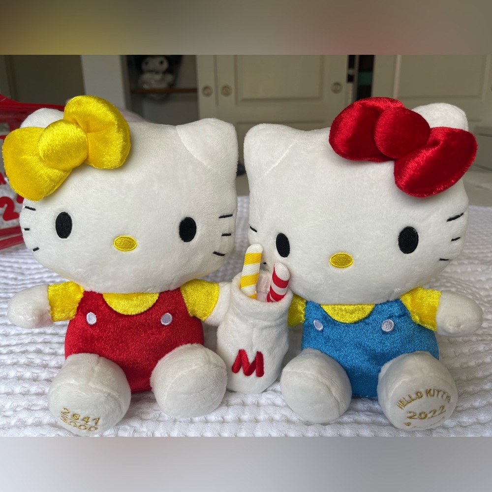 Sanrio 2022 Hello Kitty & Mimmy Anniversary Plush set.